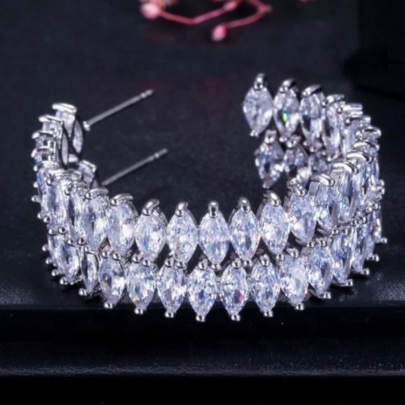 White gold plated open hoop earrings - Picture 4 of 5